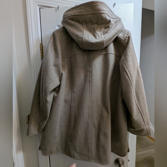 London Fog Jacket - Picture 3 of 6